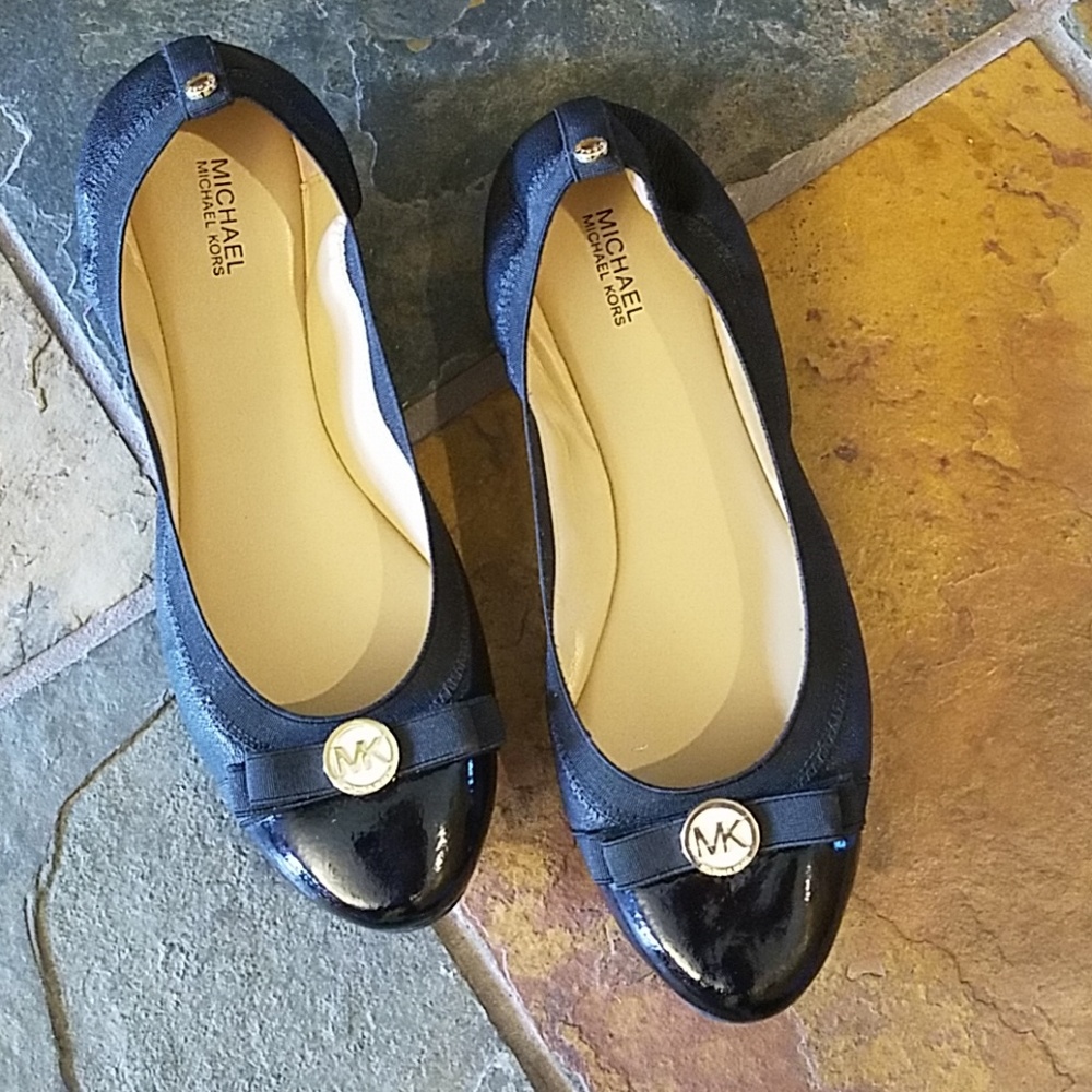 Micheal Kors flats size 9M